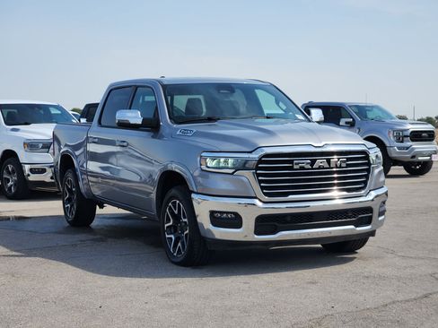 Used 2025 RAM 1500 Laramie AWD/4WD image 3