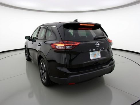Used 2025 Nissan Rogue SV image 6