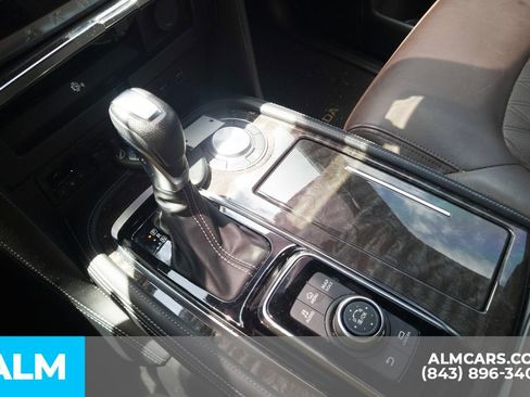 Used 2023 Nissan Armada Platinum w/ Captain's Chairs Package RWD image 9