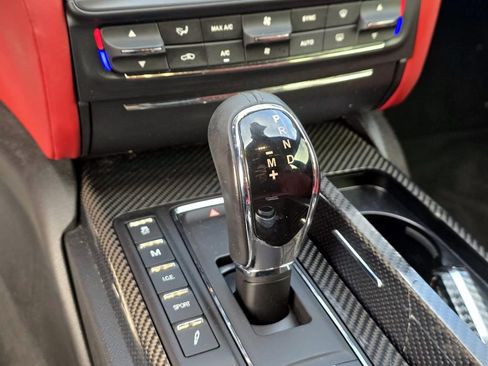 Used 2017 Maserati Quattroporte GTS GranSport image 18