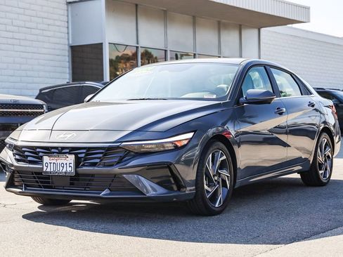 Certified 2024 Hyundai Elantra Limited image 3