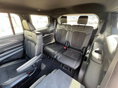 Used 2024 Jeep Grand Cherokee L Laredo AWD/4WD image 17