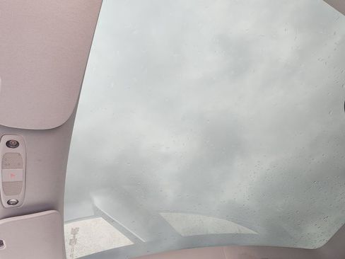 Used 2023 Tesla Model Y Performance image 24