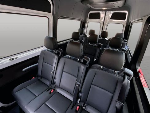 Used 2024 Mercedes-Benz Sprinter 2500 image 21