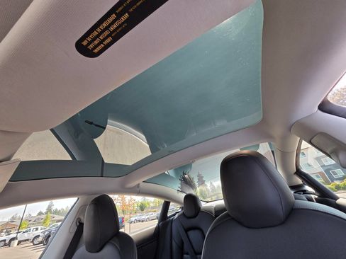 Used 2018 Tesla Model 3 Long Range AWD/4WD image 19