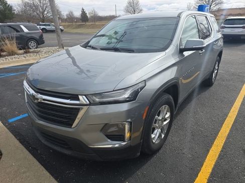 Used 2023 Chevrolet Traverse LS w/ Safety Package image 2