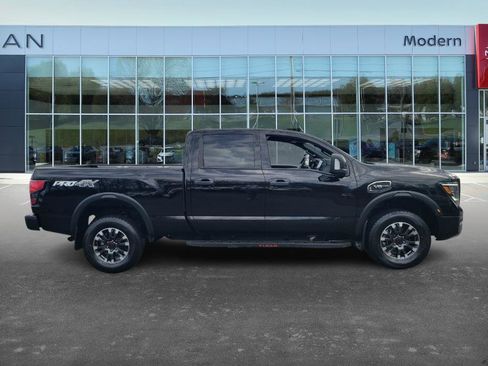 Used 2023 Nissan Titan PRO-4X w/ Pro-4x Convenience Package image 4
