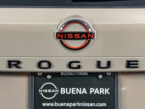 Certified 2025 Nissan Rogue SV image 10