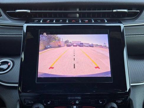 Used 2025 Jeep Grand Cherokee Altitude AWD/4WD image 19