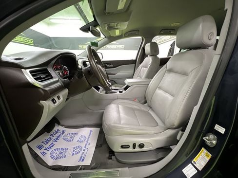 Used 2018 GMC Acadia SLT w/ LPO, Floor Liner Package FWD image 17