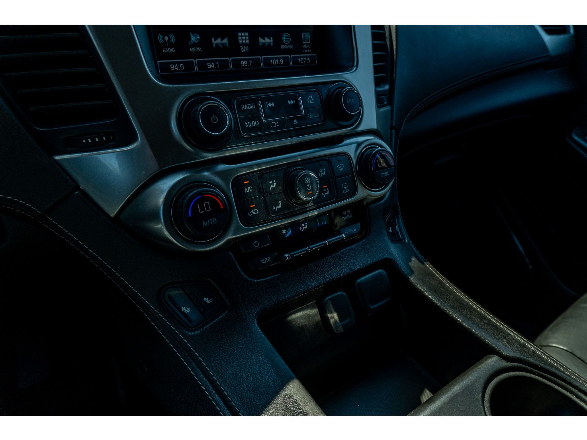 Used 2019 Chevrolet Tahoe LT w/ Z71 Midnight Edition AWD/4WD image 27