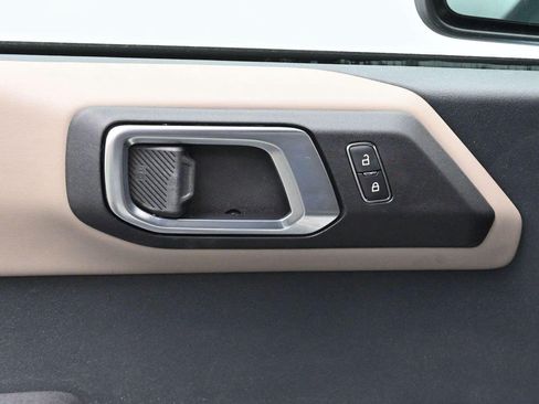 Used 2024 Ford Bronco Wildtrak AWD/4WD image 12