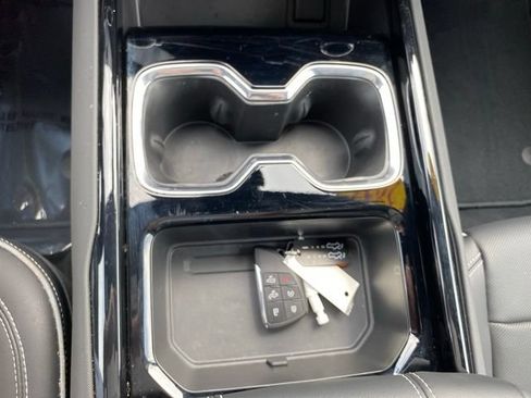 Used 2026 Chevrolet Silverado EV LT AWD/4WD image 27