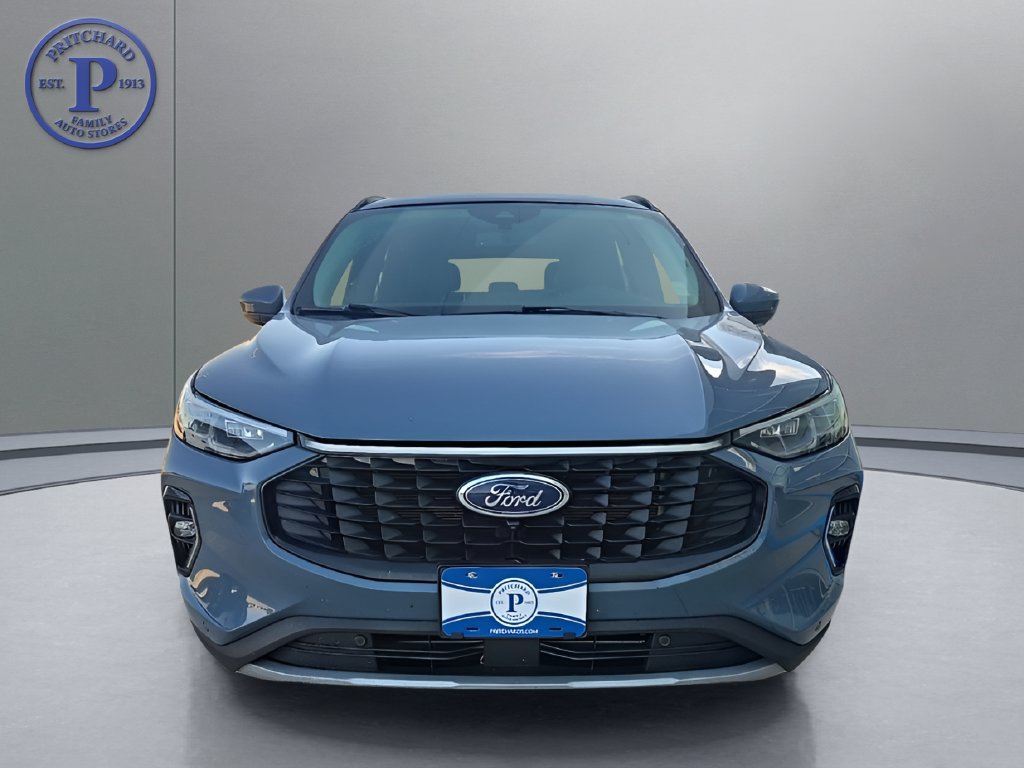 Certified 2023 Ford Escape Platinum AWD/4WD image 2