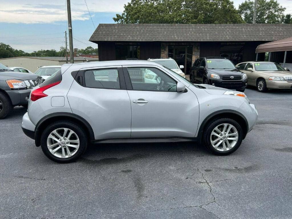 Used 2014 Nissan Juke S FWD image 3