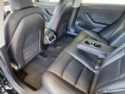 Used 2019 Tesla Model 3 Standard Range Plus image 12