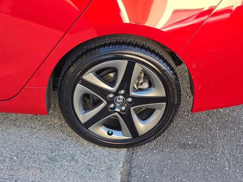 Used 2020 Toyota Prius Limited image 38