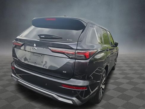 Used 2025 Mitsubishi Outlander AWD image 4