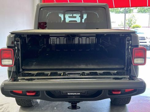Used 2022 Jeep Gladiator Rubicon AWD/4WD image 15