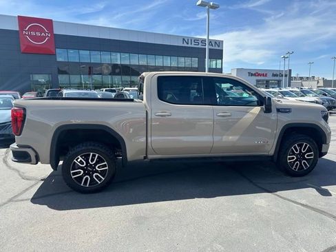 Used 2022 GMC Sierra 1500 AT4 w/ AT4 Premium Package AWD/4WD image 13