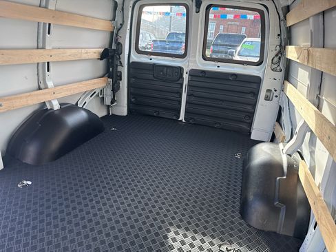 Used 2024 GMC Savana 2500 w/ Driver Convenience Package image 20