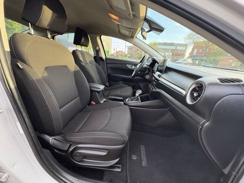 Used 2021 Kia Forte LXS FWD image 28