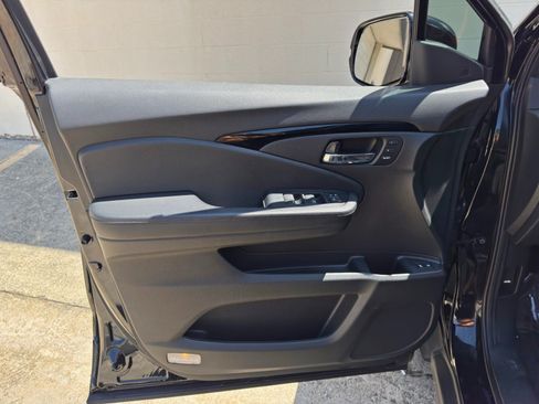 Used 2021 Honda Pilot Touring image 45
