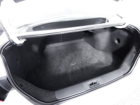 Used 2024 Nissan Sentra SV FWD image 14