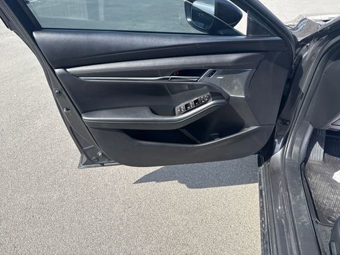 Used 2021 MAZDA MAZDA3 Hatchback w/Premium Plus Pkg image 23