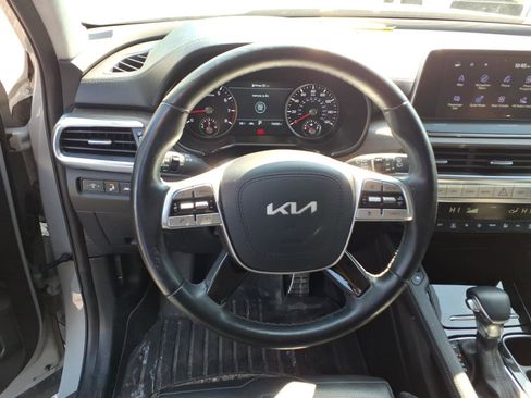 Used 2022 Kia Telluride SX w/ SX Prestige Package image 8
