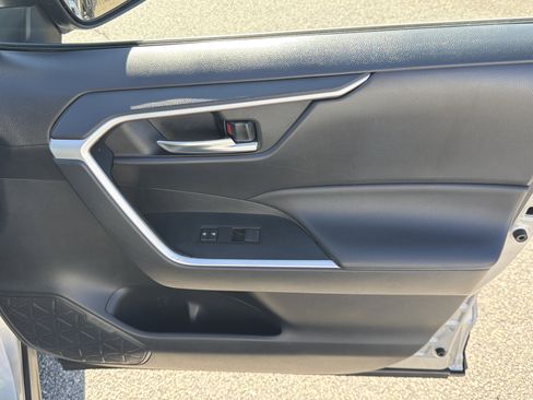 Used 2021 Toyota RAV4 XLE image 26