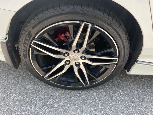 Certified 2021 Honda Accord Touring image 6