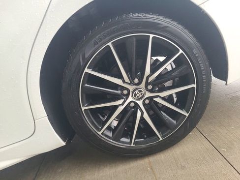 Used 2024 Toyota Camry SE image 11