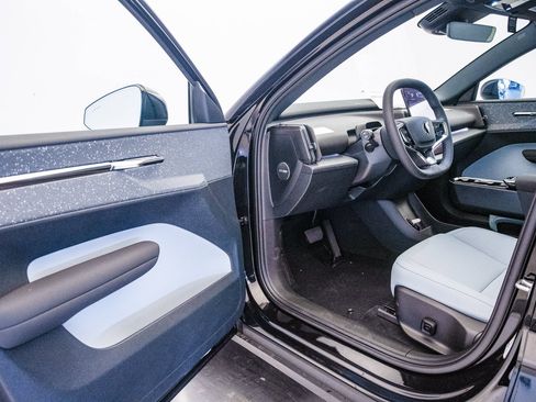 New 2025 Volvo EX30 Ultra w/ Protection Package Premier image 22