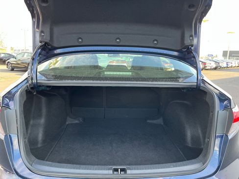 Used 2025 Toyota Corolla LE image 29