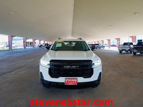 Used 2022 GMC Acadia SLT w/ Elevation Edition image 2