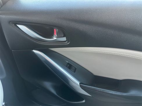 Used 2014 MAZDA MAZDA6 Touring w/ Touring Technology Package image 32