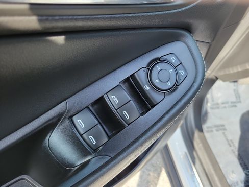 Used 2023 Buick Encore GX Essence w/ Experience Buick Package FWD image 26