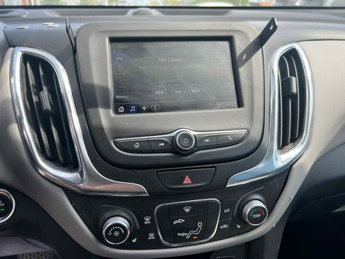 Used 2021 Chevrolet Equinox LS AWD/4WD image 18