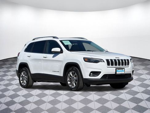 Used 2019 Jeep Cherokee Latitude Plus w/ Comfort/Convenience Group image 6