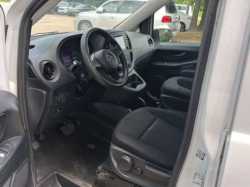 Used 2022 Mercedes-Benz Metris image 17