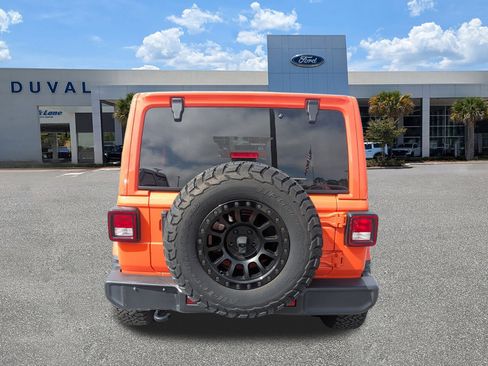 Used 2018 Jeep Wrangler Unlimited Sahara image 5