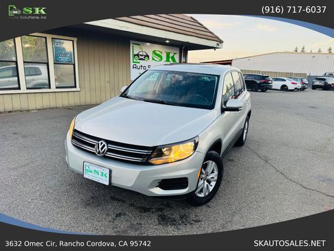 Used 2013 Volkswagen Tiguan S image 2