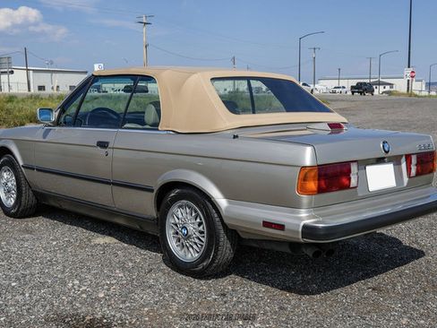 Used 1987 BMW 325i Convertible RWD image 16