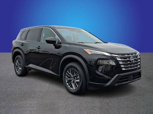 Used 2024 Nissan Rogue S image 3