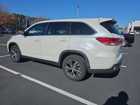 Used 2019 Toyota Highlander Plus image 4