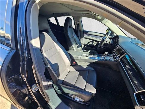Used 2013 Porsche Panamera S image 18