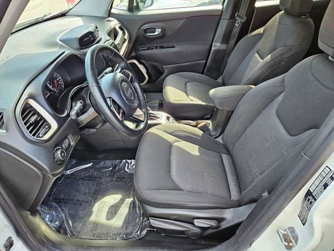 Used 2017 Jeep Renegade Latitude AWD/4WD image 13