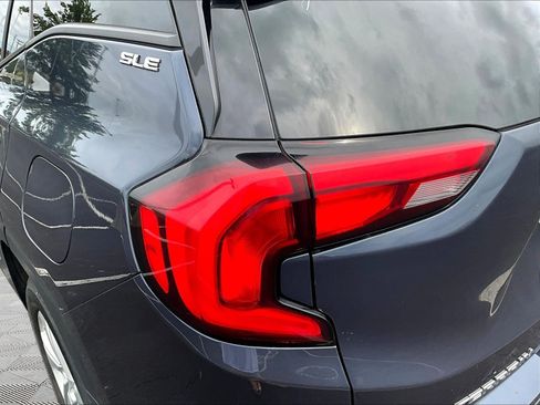 Used 2018 GMC Terrain SLE FWD image 22