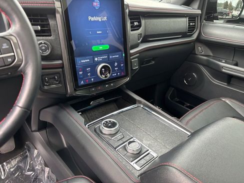 Used 2024 Ford Expedition Limited image 21